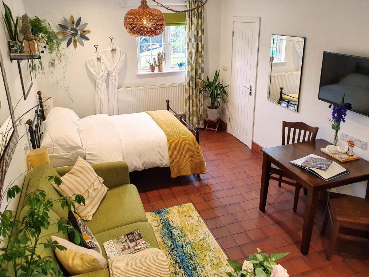 The Walnut, Meopham - A Private Retreat Rural Location Villa Екстериор снимка