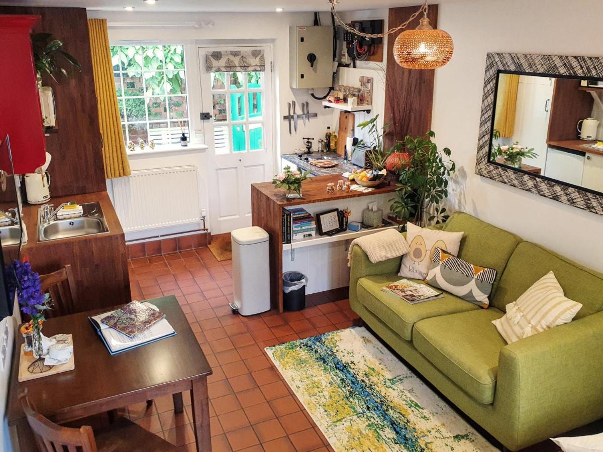 The Walnut, Meopham - A Private Retreat Rural Location Villa Екстериор снимка