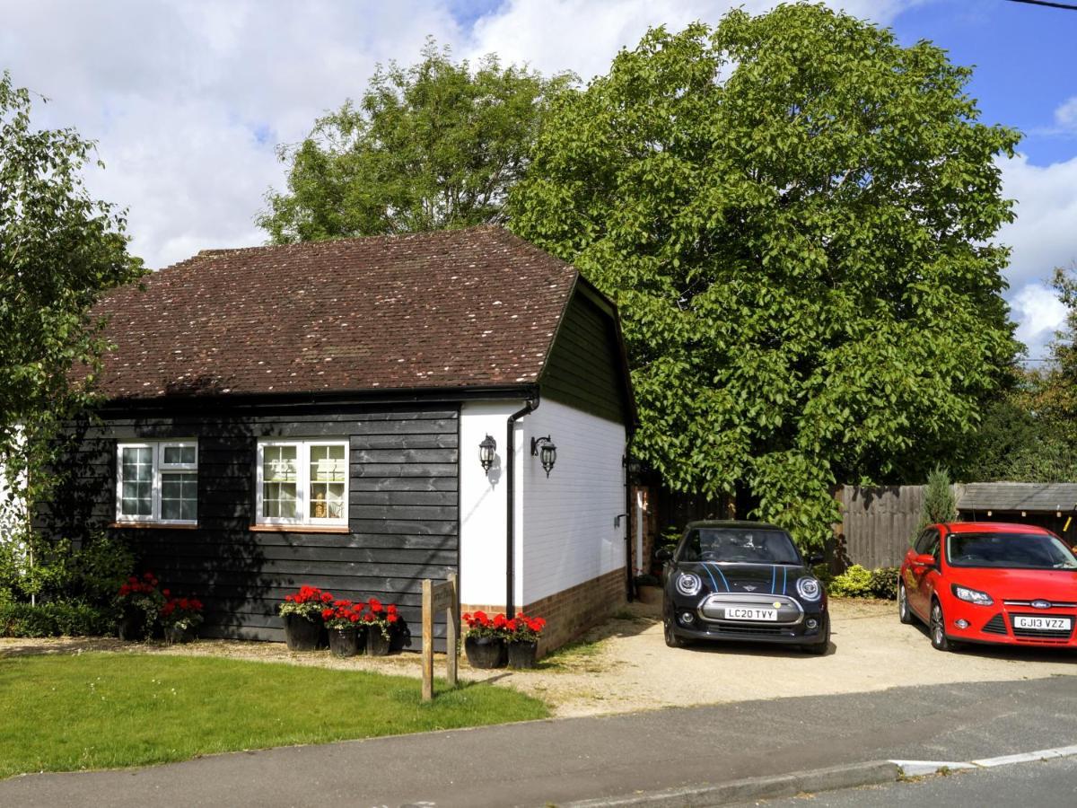 The Walnut, Meopham - A Private Retreat Rural Location Villa Екстериор снимка