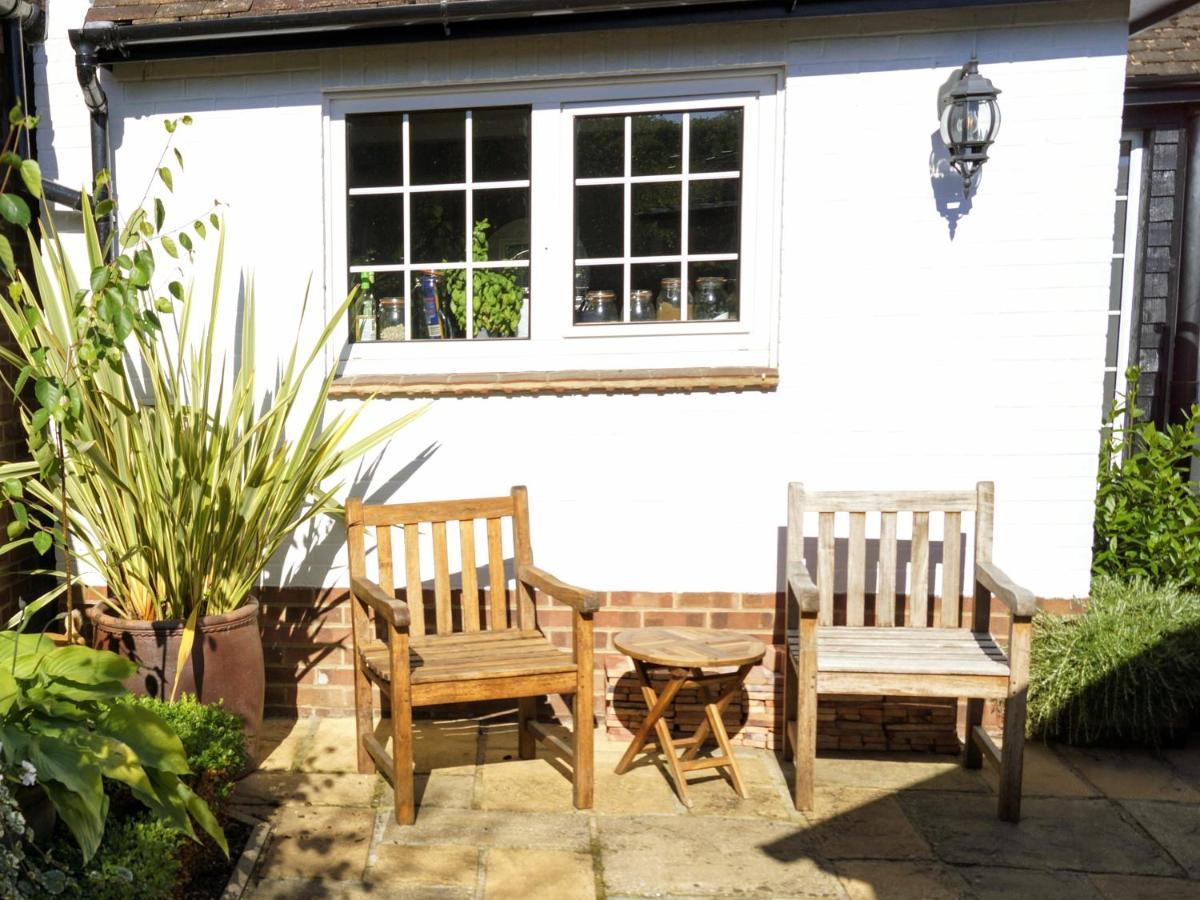The Walnut, Meopham - A Private Retreat Rural Location Villa Екстериор снимка